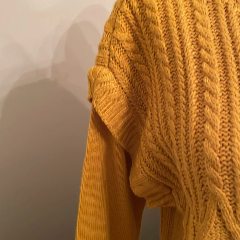 Brand new with tags DKNY sweater size xs - Picture 3 of 9